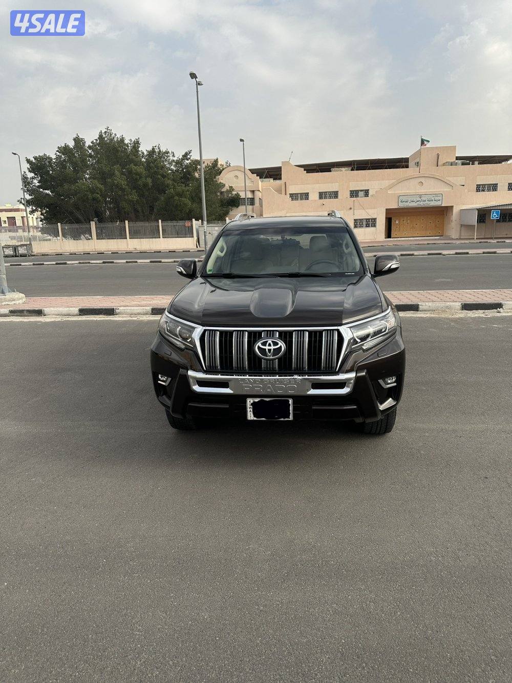 للبيع برادو VX موديل 2020 كامل المواصفات عدا الجلد الممشى 143 الف كم8