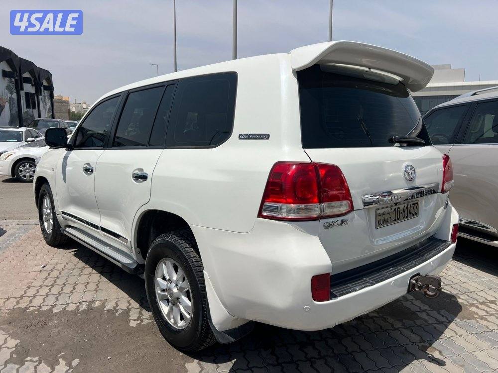 لاند كروزر GXR V81