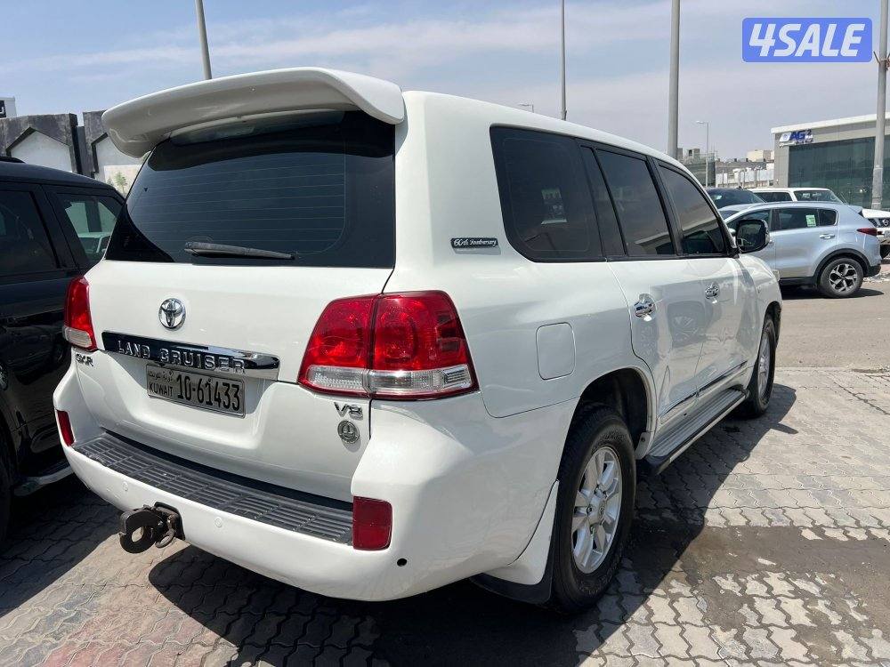 لاند كروزر GXR V83