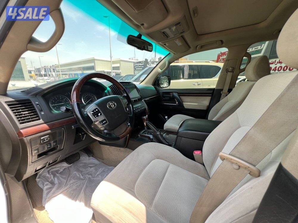 لاند كروزر GXR V84