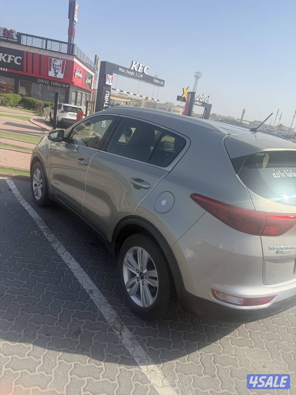 كيا سبورتاج 2018. ماشي 247 الف يوجد اصباغ تجميلى 2000cc.  يوجد فحص0