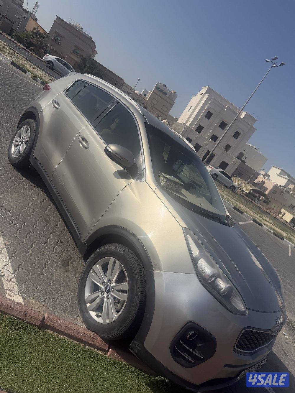 كيا سبورتاج 2018. ماشي 247 الف يوجد اصباغ تجميلى 2000cc.  يوجد فحص6