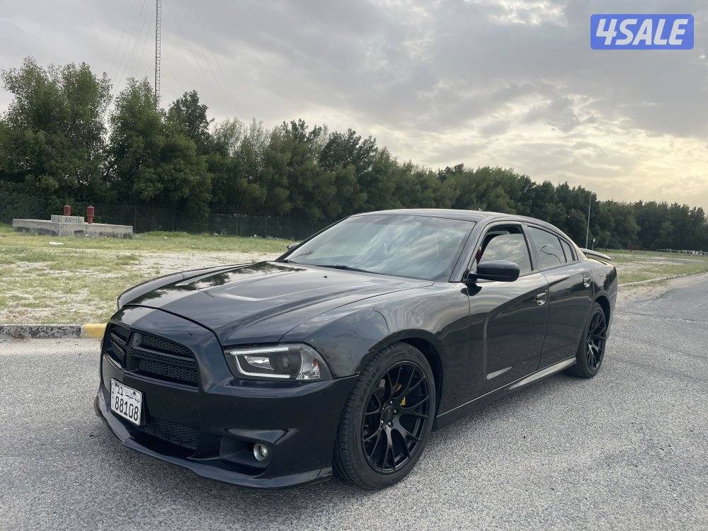 دوج شارجر V6 2012 كامل المواصفات فتحه سقف عداد 225 الف بحاله الوكاله0