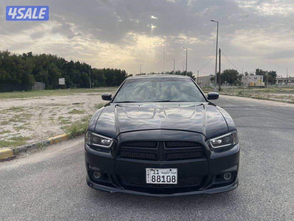 دوج شارجر V6 2012 كامل المواصفات فتحه سقف عداد 225 الف بحاله الوكاله3