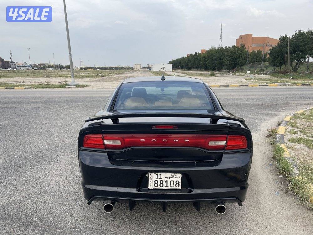 دوج شارجر V6 2012 كامل المواصفات فتحه سقف عداد 225 الف بحاله الوكاله6