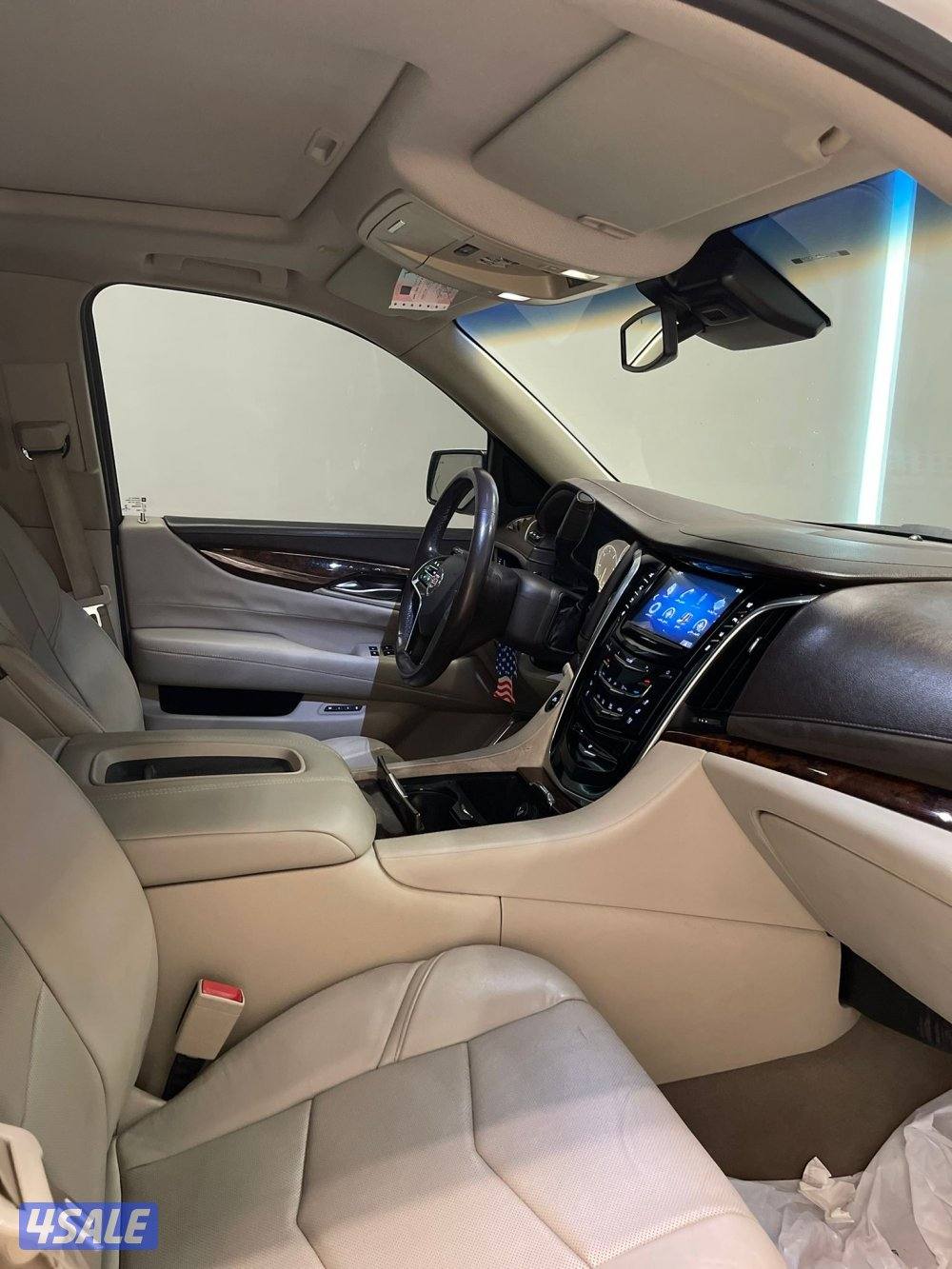 اسكاليد بلاتينيوم بحالة الوكاله5