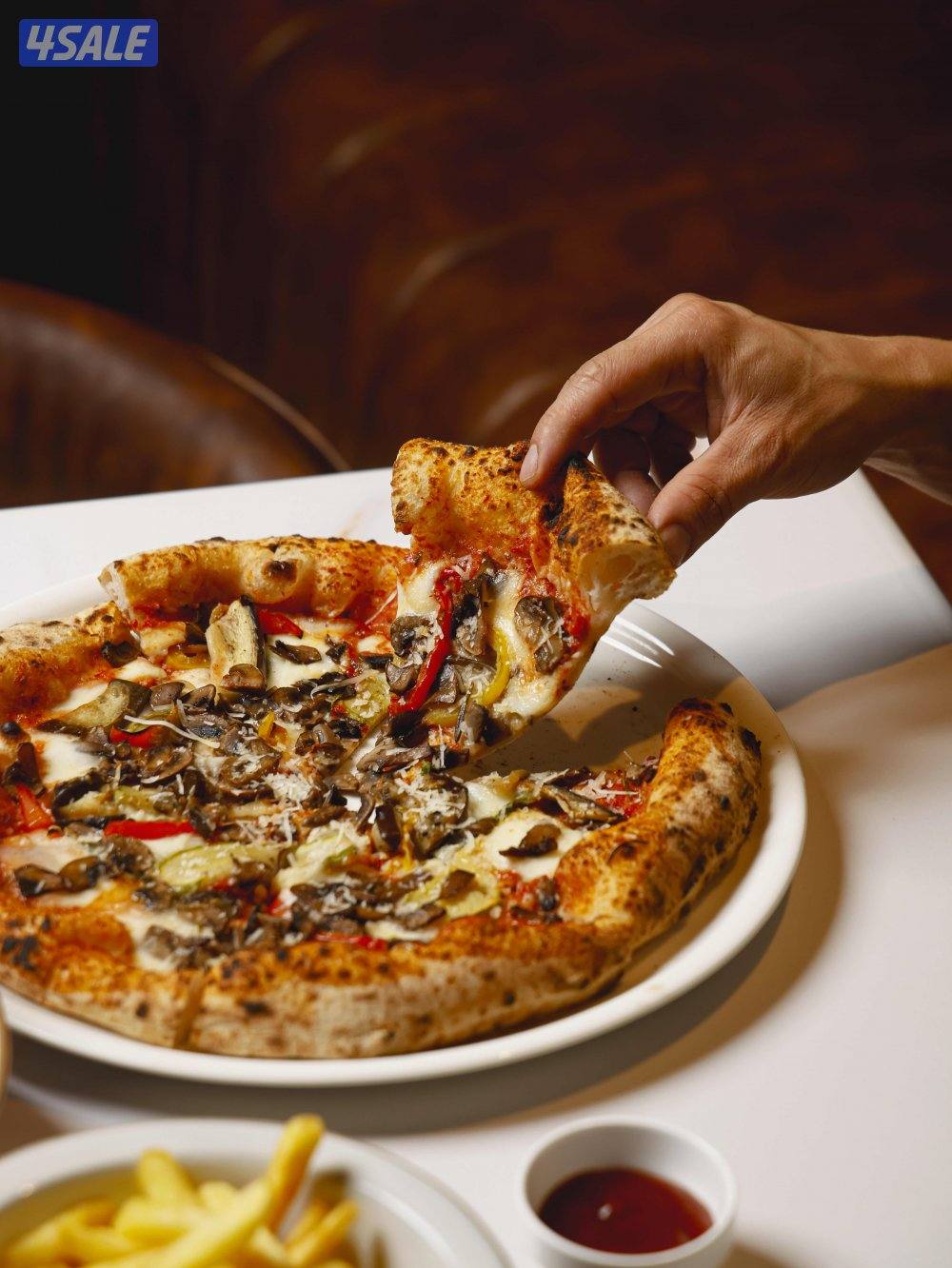 مطعم ايطالي للبيع0