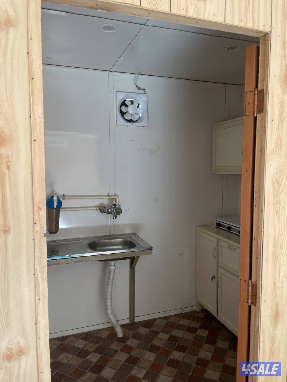 للبيع شاليه ثابت  ٦ في ٤ مقسم غرفه دورة مياه ومطبخ تحضري7