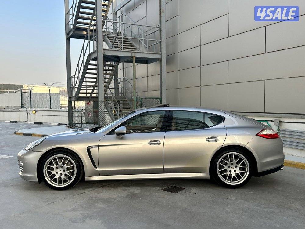 للبيع بورش باناميرا 4 عداد 78 الف3