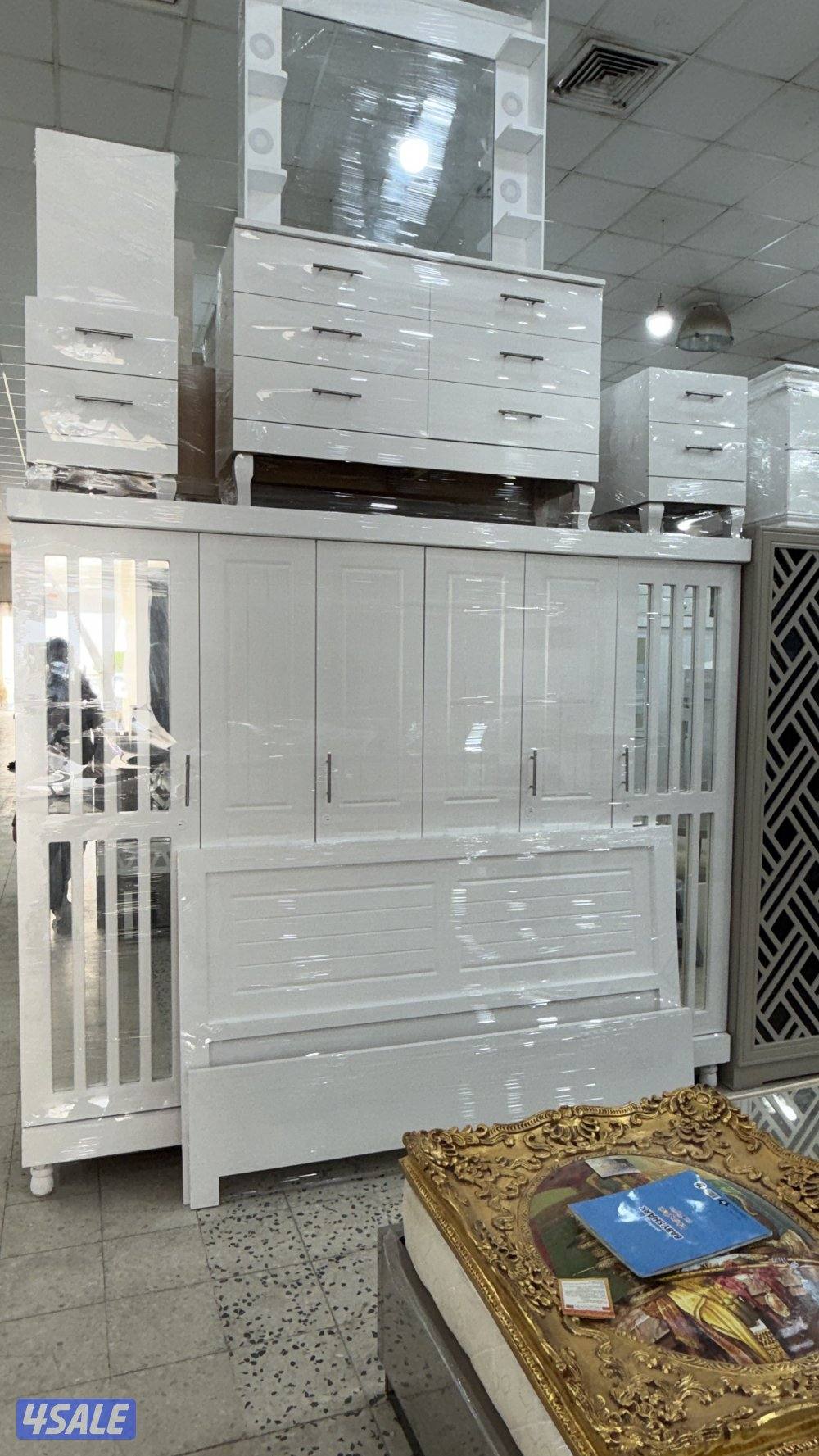 نبيع ونشتري جميع الاثاث وغرف النوم والخزانات والاجهزة الكهربائية0