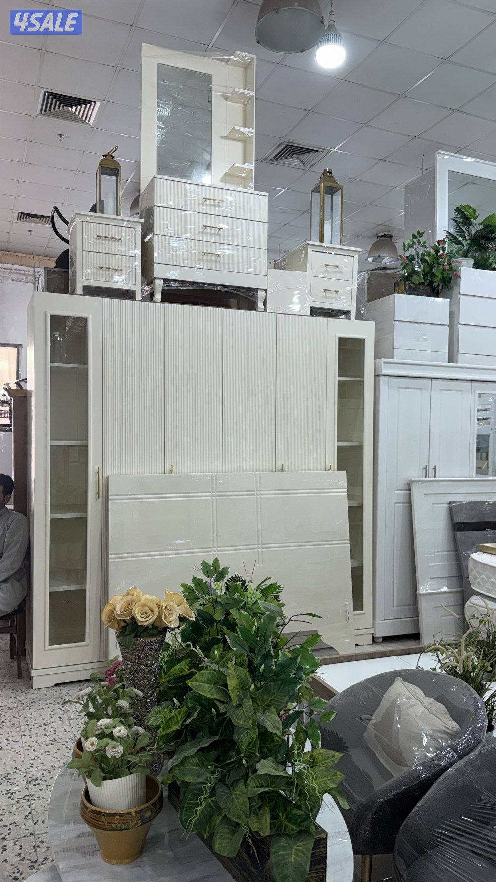 نبيع ونشتري جميع الاثاث وغرف النوم والخزانات والاجهزة الكهربائية1