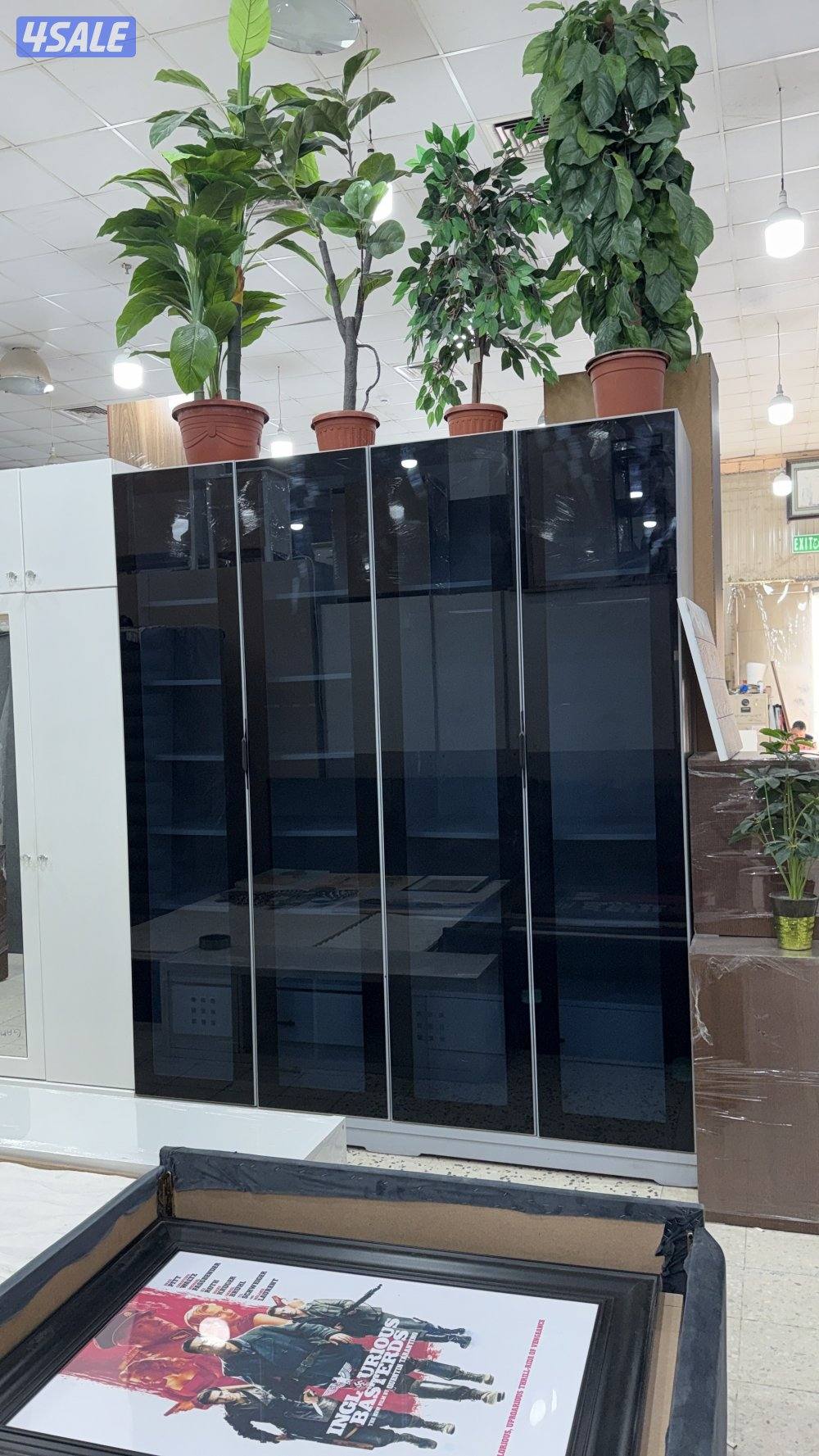 نبيع ونشتري جميع الاثاث وغرف النوم والخزانات والاجهزة الكهربائية2