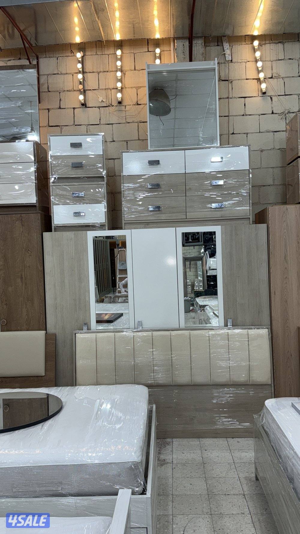 نبيع ونشتري جميع الاثاث وغرف النوم والخزانات والاجهزة الكهربائية3