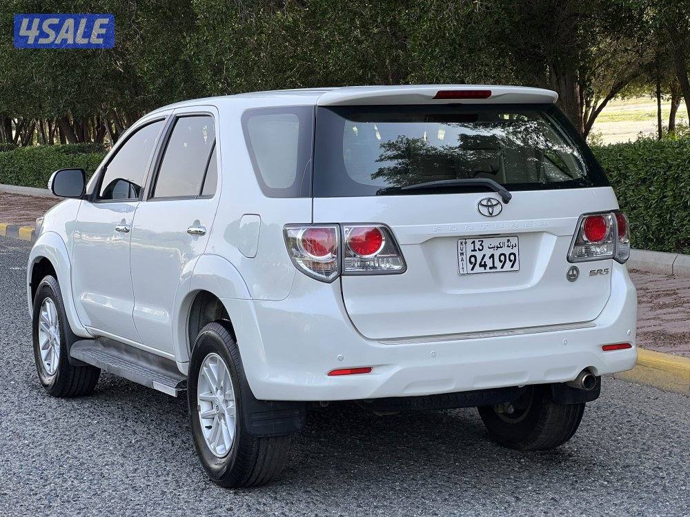 للبيع فورتنر 2015 عداد 130 الساير2