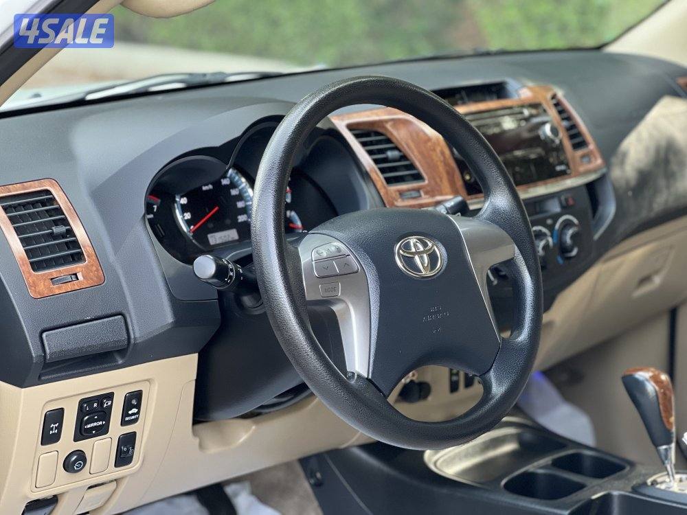 للبيع فورتنر 2015 عداد 130 الساير4