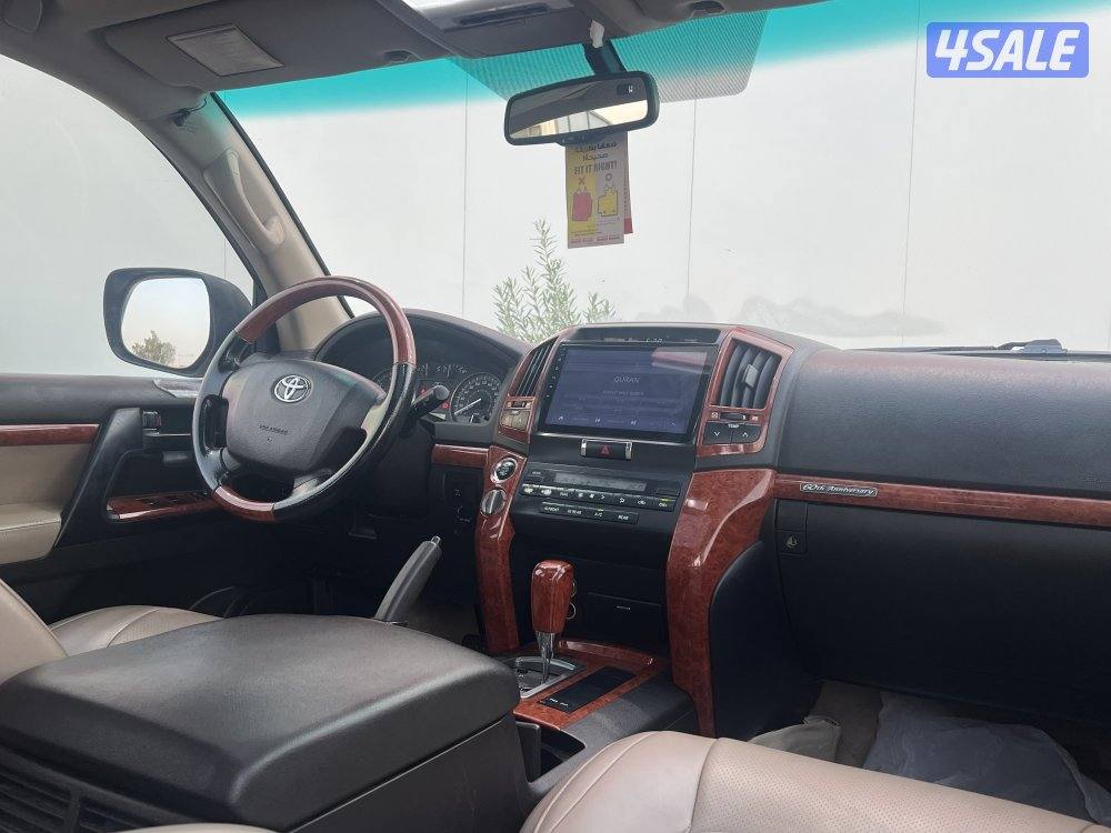 للبيع تويوتا لاندكروزر 2011GXR9