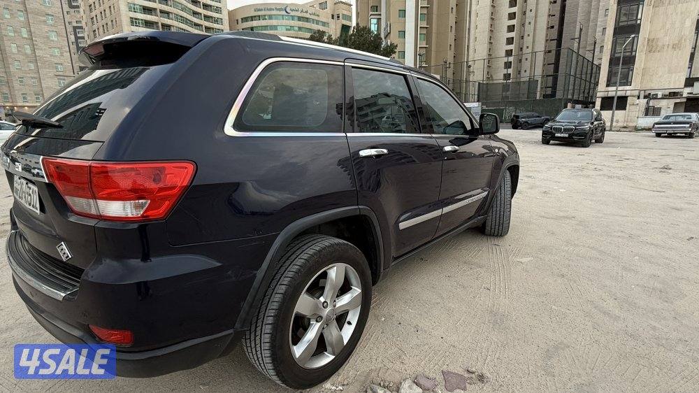 جراند شيروكي 2012، 6 سلندر، دفع رباعي مفصول، قابل للمساومة.2