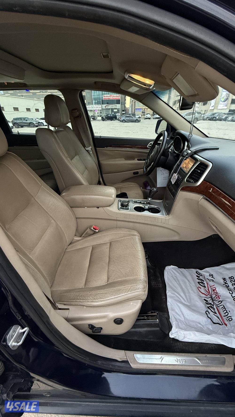 جراند شيروكي 2012، 6 سلندر، دفع رباعي مفصول، قابل للمساومة.3