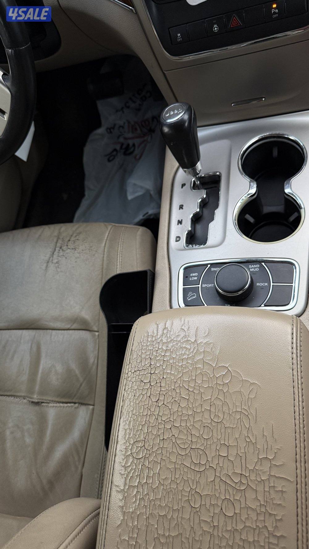 جراند شيروكي 2012، 6 سلندر، دفع رباعي مفصول، قابل للمساومة.4