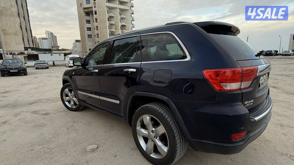 جراند شيروكي 2012، 6 سلندر، دفع رباعي مفصول، قابل للمساومة.10