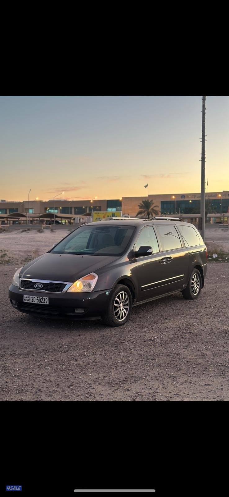 كيا كرنفال 2013 كامل المواصفات بحالة الوكاله عداد 230 🔥1