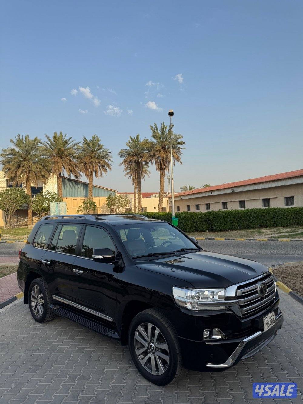 للبيع لاند كروزر 2016 VXR بحالة الوكالة0