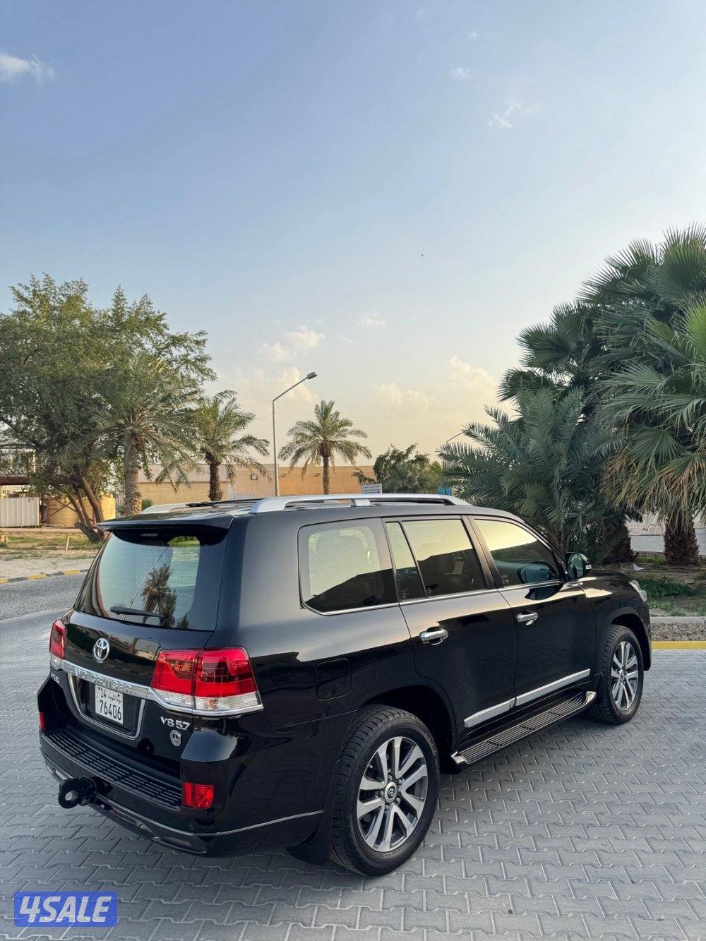 للبيع لاند كروزر 2016 VXR بحالة الوكالة2