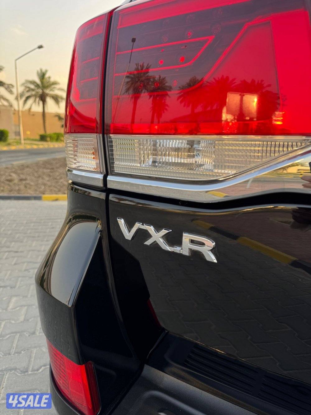 للبيع لاند كروزر 2016 VXR بحالة الوكالة6