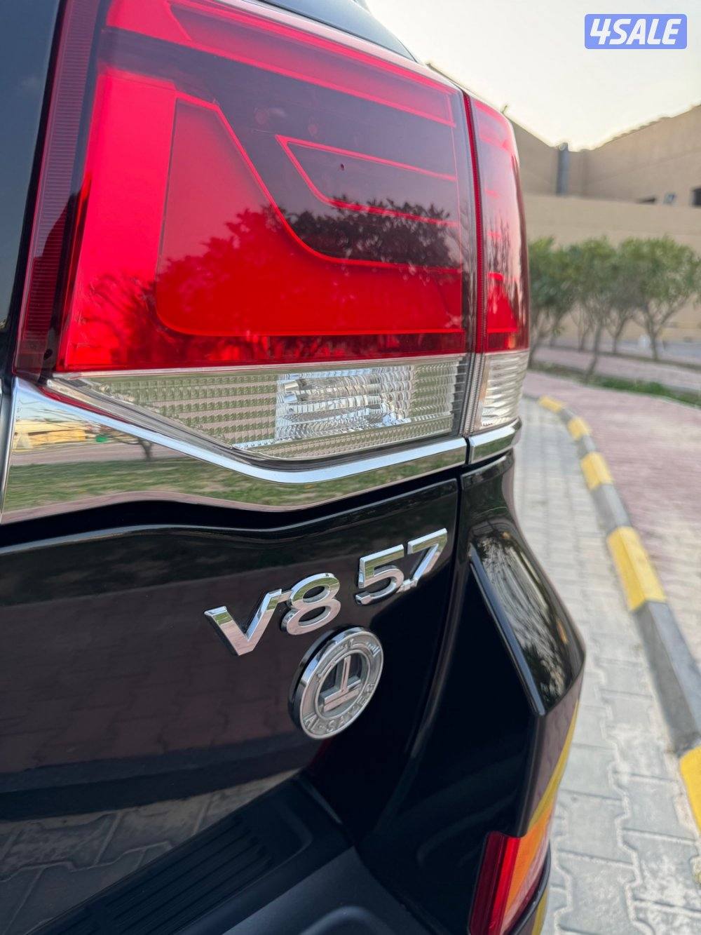 للبيع لاند كروزر 2016 VXR بحالة الوكالة7