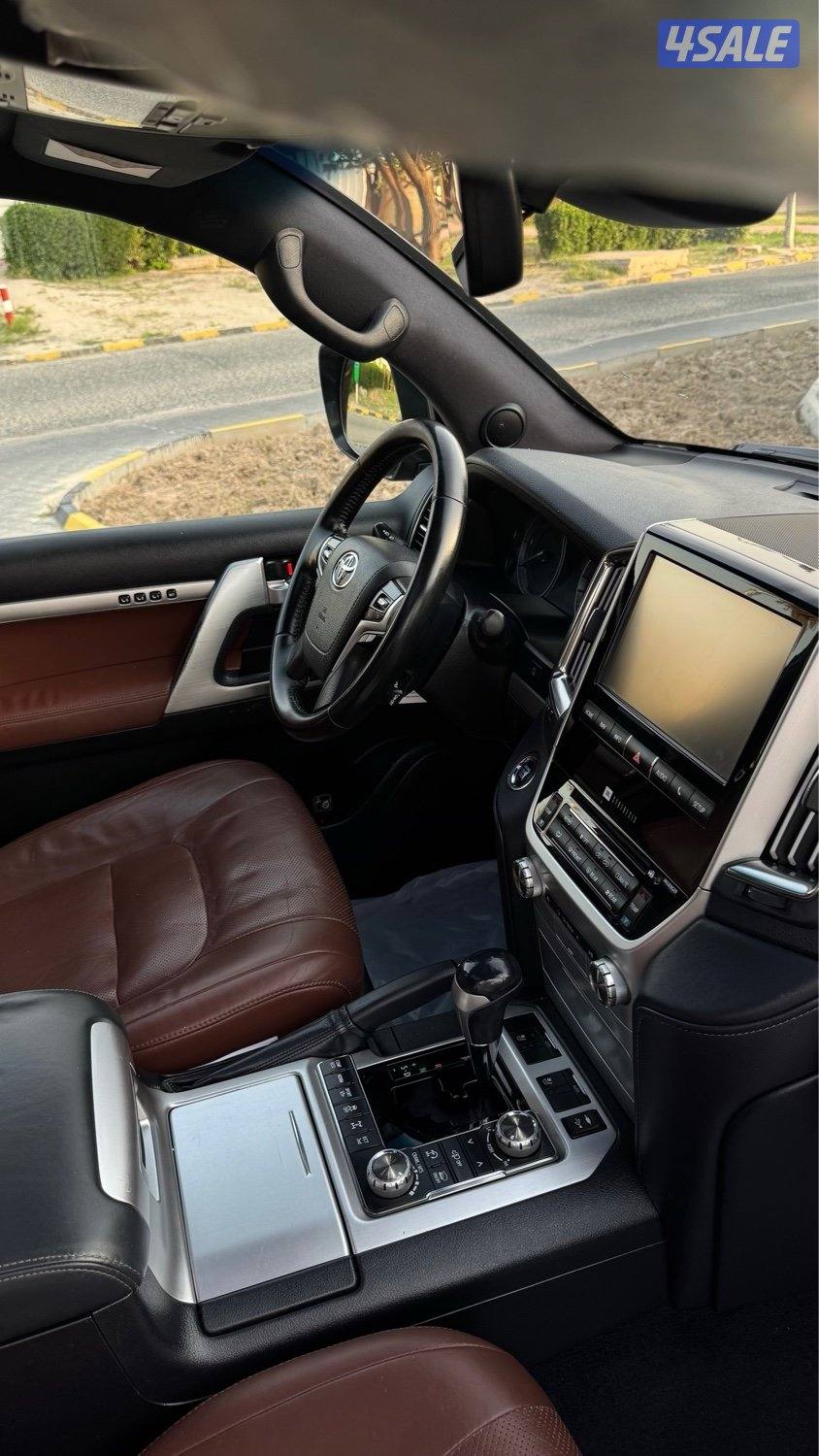 للبيع لاند كروزر 2016 VXR بحالة الوكالة9