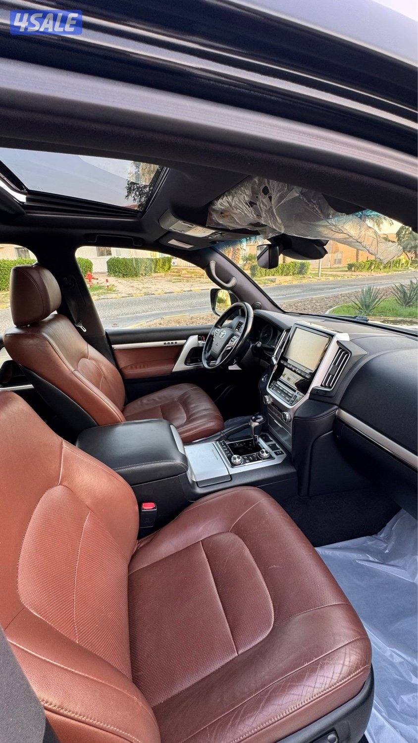 للبيع لاند كروزر 2016 VXR بحالة الوكالة10