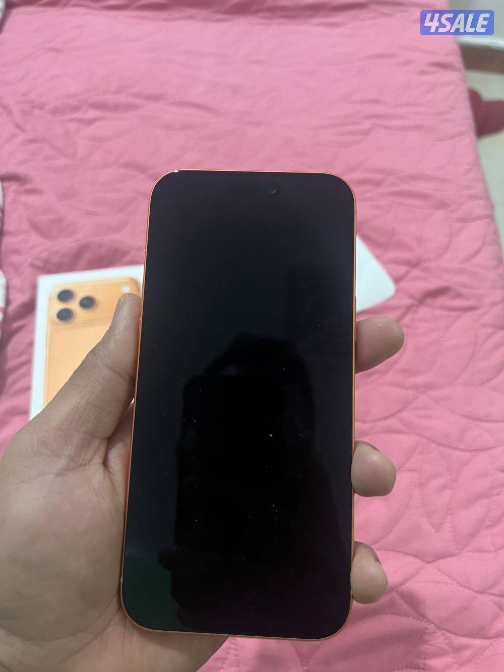 Iphone 17 pro max only opened, not used. Excellent condition1