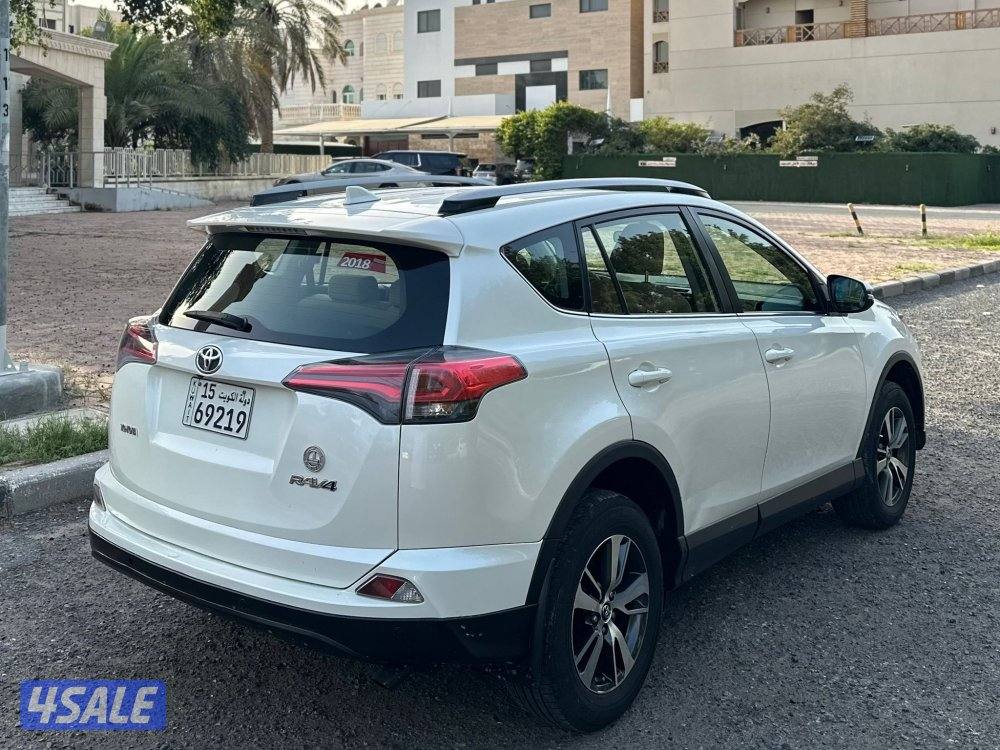 للبيع راف 4 موديل 2018 عداد 150 الف شاصي لايوثر5