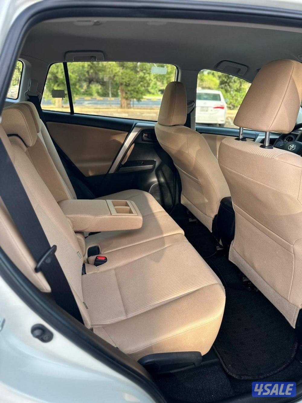 للبيع راف 4 موديل 2018 عداد 150 الف شاصي لايوثر8