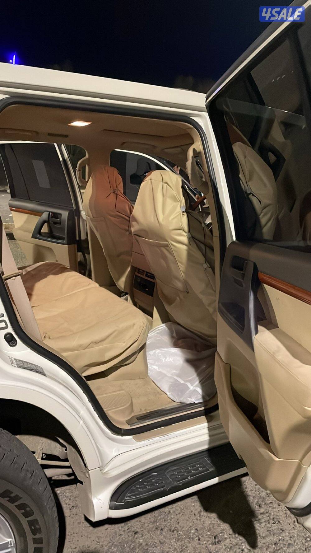 للبيع لاندكروزر ٢٠١٤GXRصبغ الوكاله بلكامل شرط الفحص ماشي٥٠٠الف3