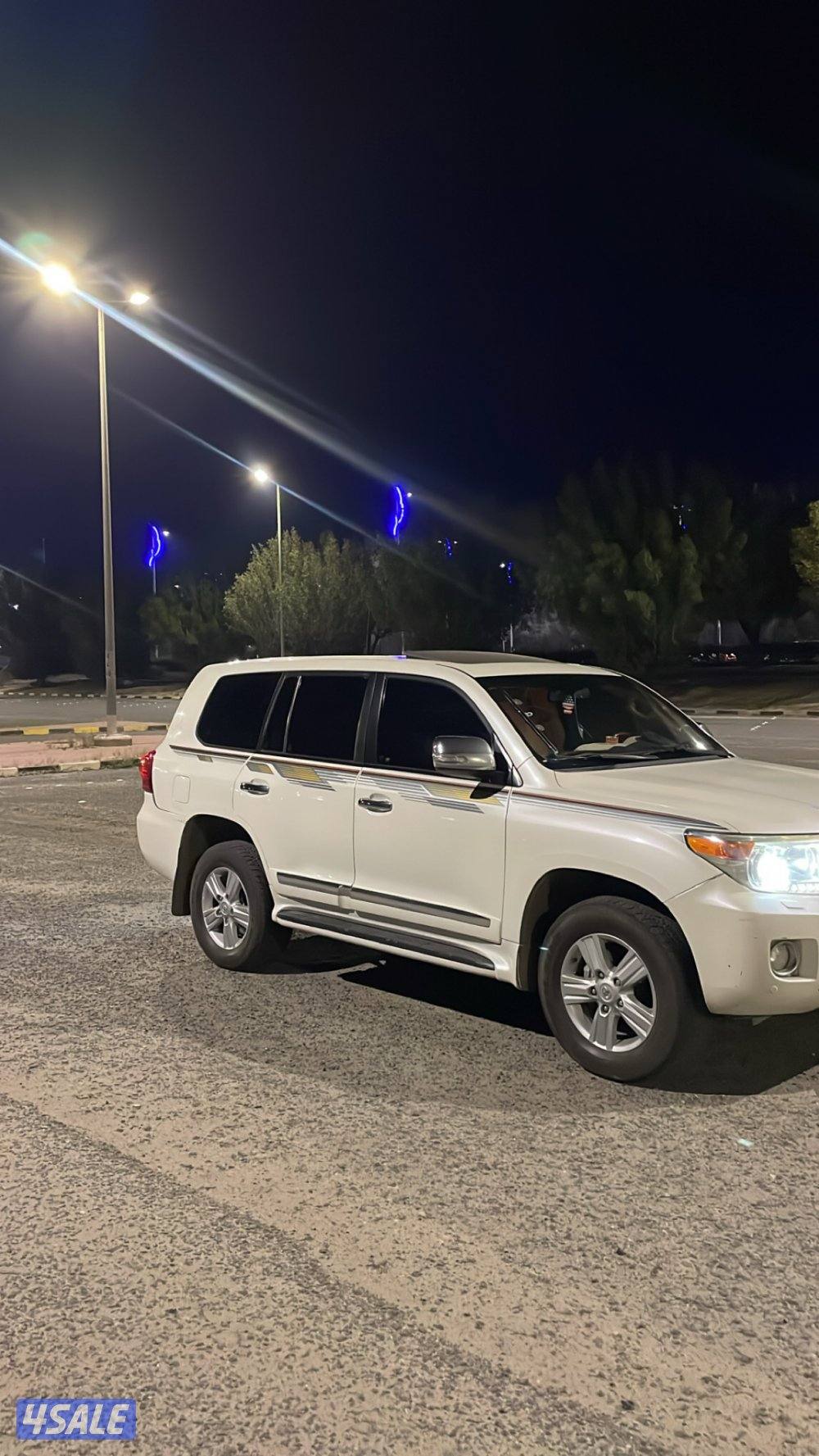 للبيع لاندكروزر ٢٠١٤GXRصبغ الوكاله بلكامل شرط الفحص ماشي٥٠٠الف4