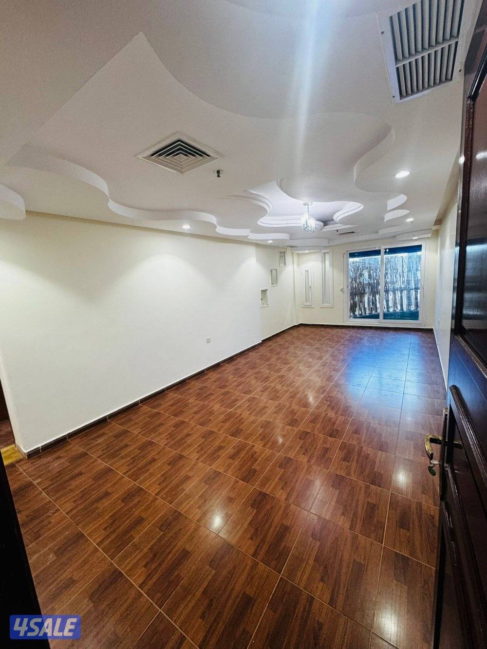 للايجار شقه بحرية شاملة0