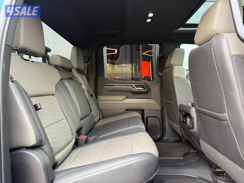 SILVERADO ZR2 6.2 _2022 صبغ الوكالة9