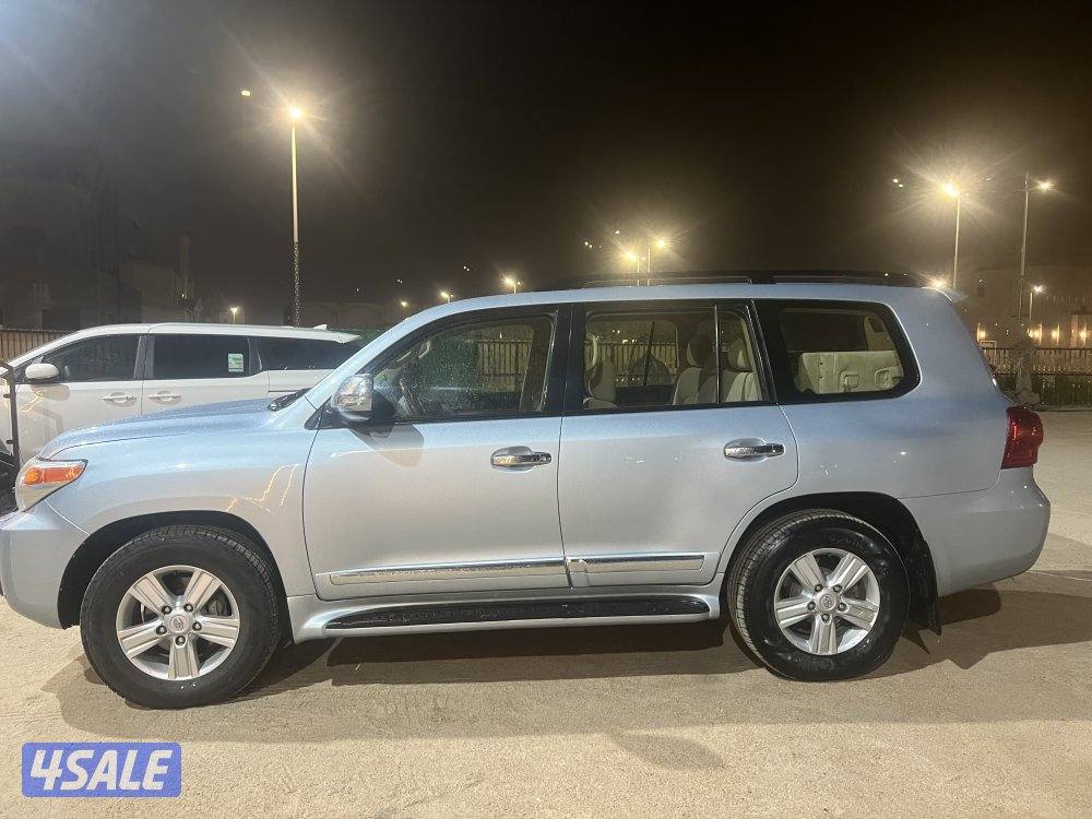 لاندكروزر  20131