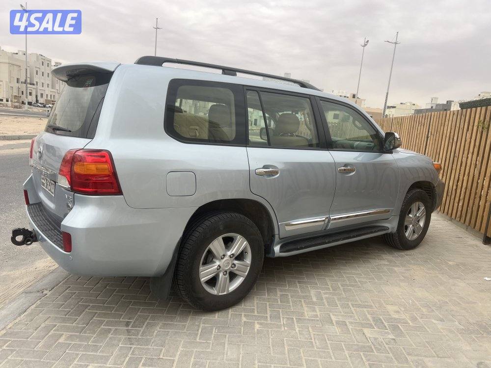 لاندكروزر  20134