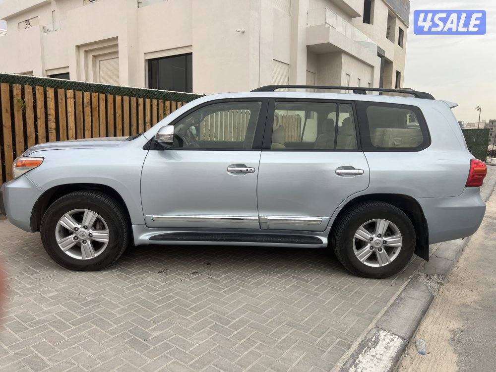 لاندكروزر  20137