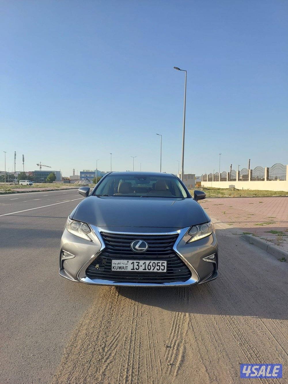 للبيع لكزسES2501