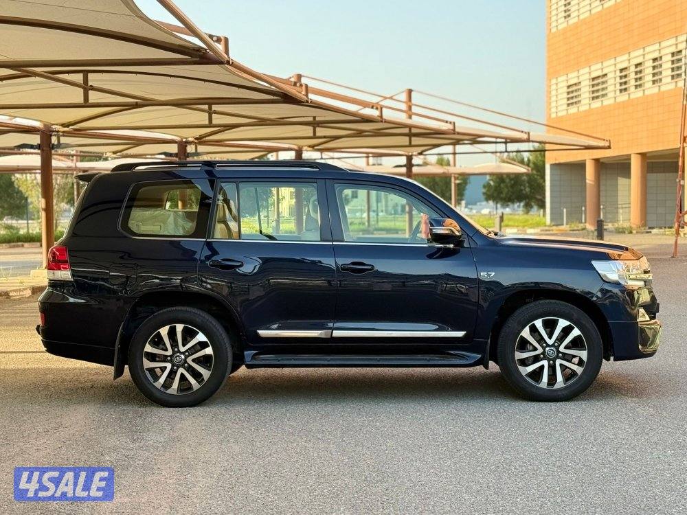 لاند كروزر VX.R موديل 20183