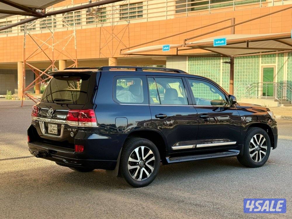 لاند كروزر VX.R موديل 20184