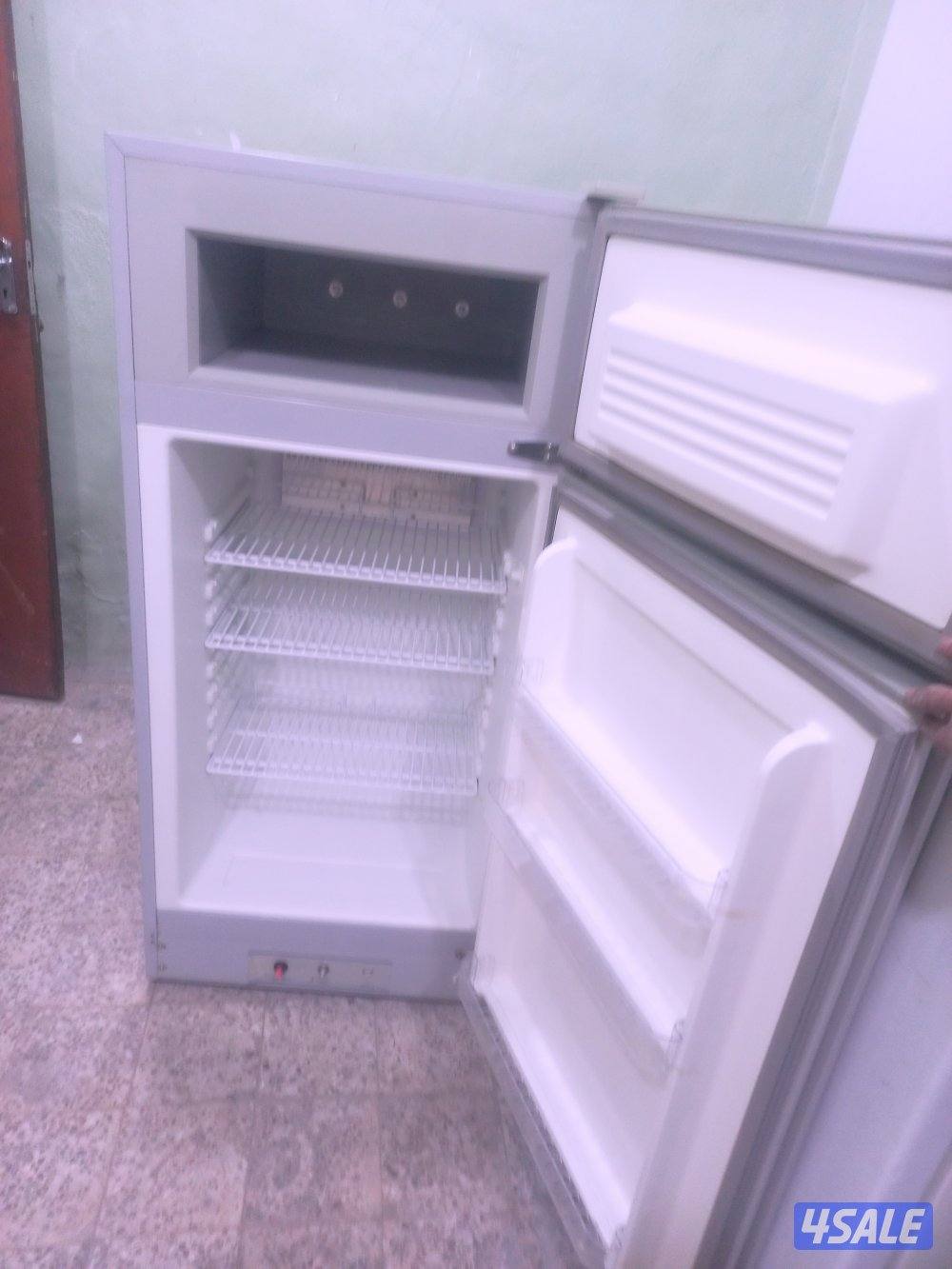 للبيع ثلاجه بالغاز ممتازه جدا وبحاله جيده جدا مع التوصيل والكفاله2