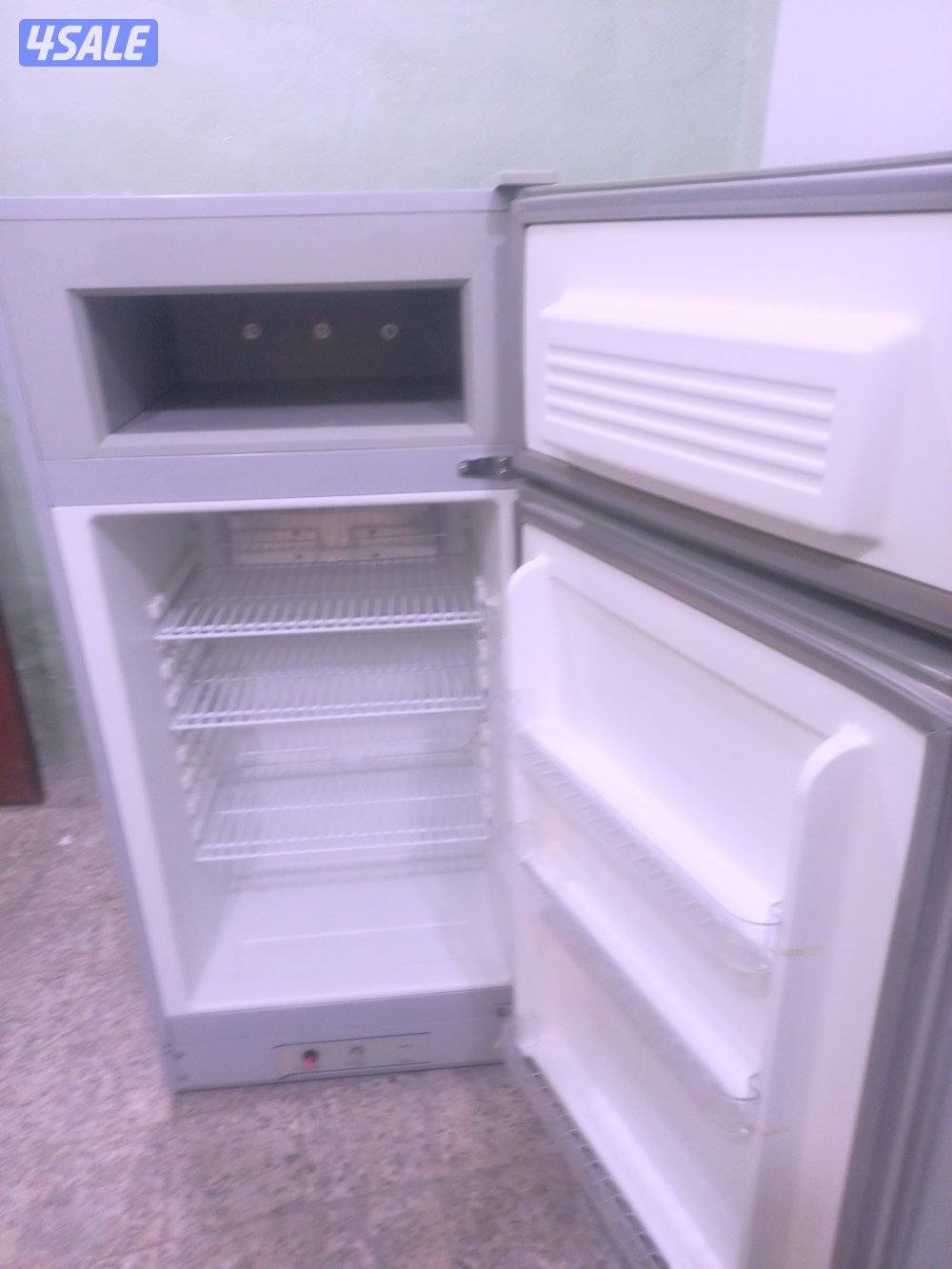 للبيع ثلاجه بالغاز ممتازه جدا وبحاله جيده جدا مع التوصيل والكفاله4