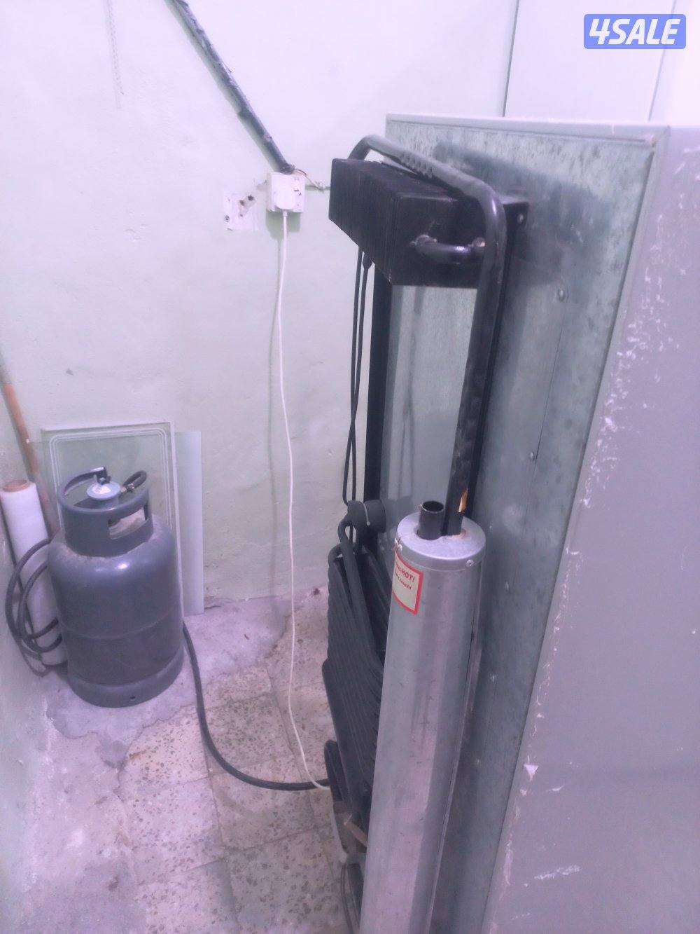 للبيع ثلاجه بالغاز ممتازه جدا وبحاله جيده جدا مع التوصيل والكفاله6