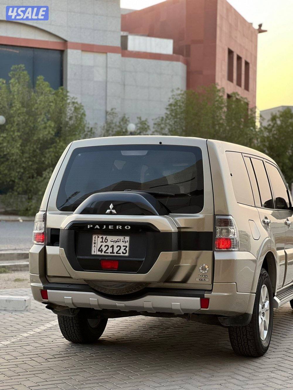 للبيع باجيرو 20184