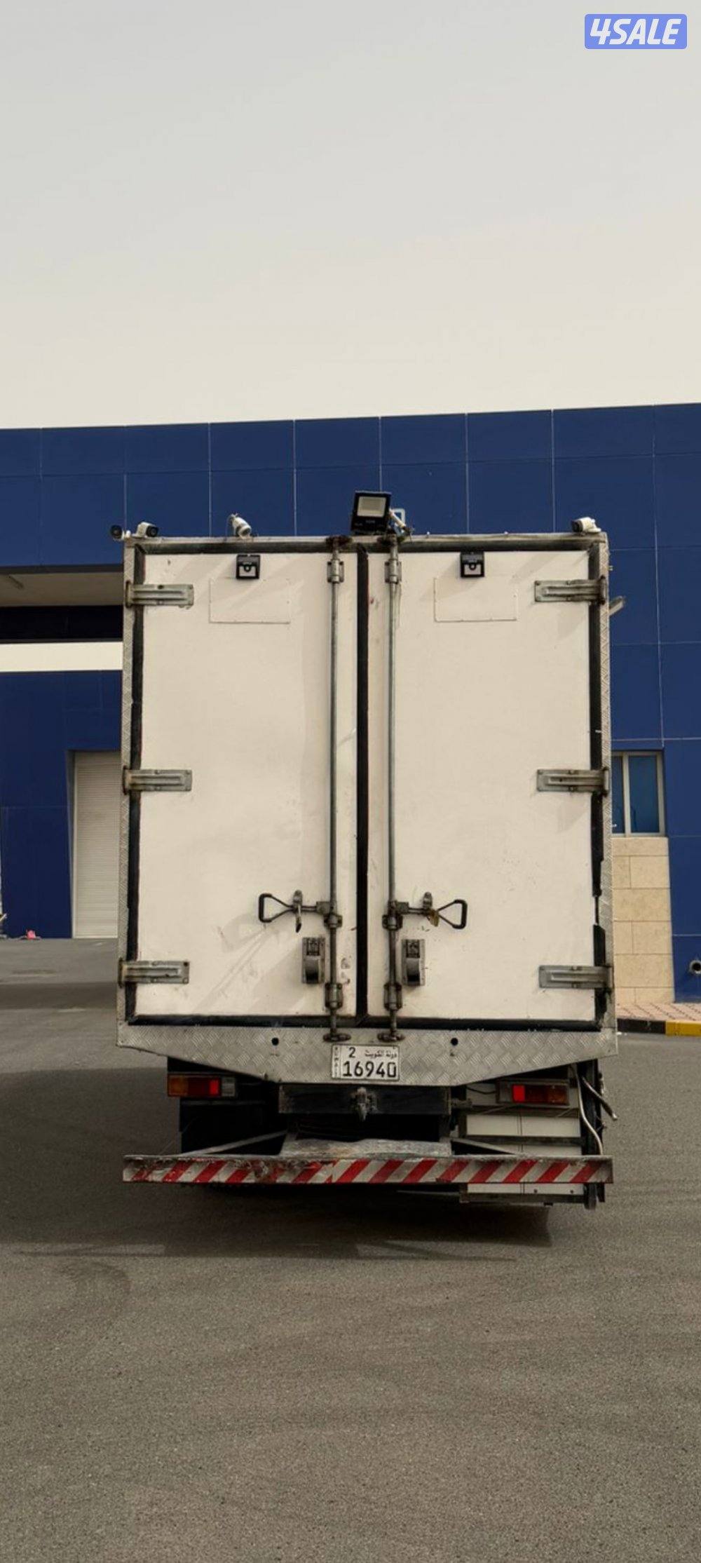 سيارة هاف لوري موديل 2011 شاطي 5 متر1