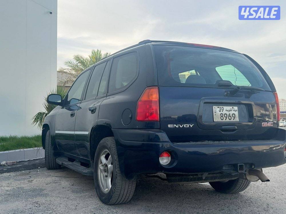 جي ام سي انفوي موديل 2009 لون كحلي عداد ٣٣٨ الف بحاله ممتازة3